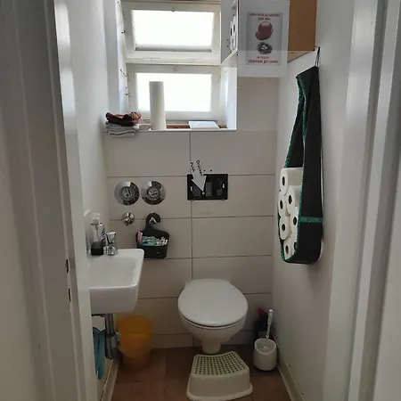 Zweizimmerapartment Mit Eigener Dusche, Aber Mit Gemeinschaftstoilette, Mit Zwei Doppelbetten Und Zwei Einzelbetten Guest house Rottweil